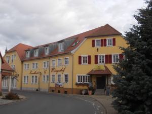 Neubau Weingasthof mit Hotelbetrieb als Anbau an den bestehenden Gasthof